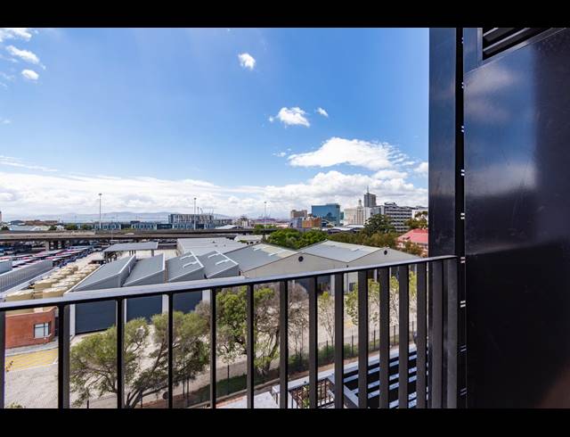 2 BEDROOM APARTMENT TO LET IN DE WATERKANT